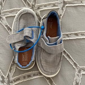 Tom’s baby boy shoes size 8T